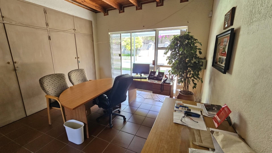 6 Bedroom Property for Sale in Schoemansville North West